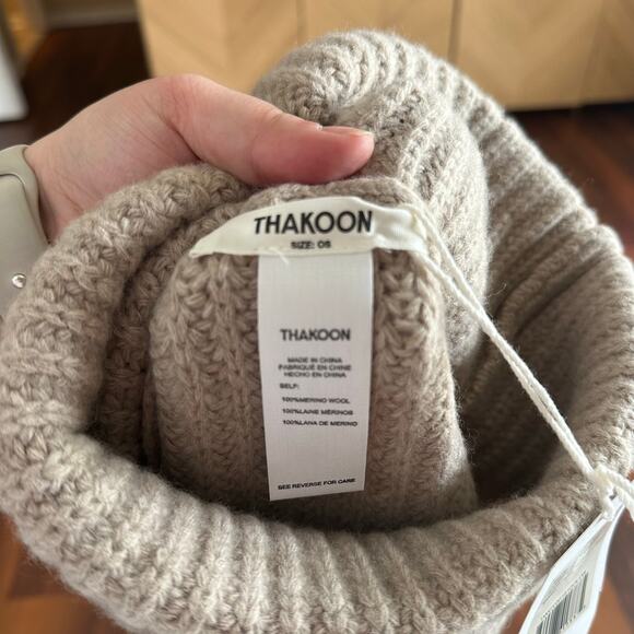 Thakoon Unic Turtleneck Scarf Tunic Cowl 100% Merino Wool One Size Oatmeal NWT - Picture 6 of 8